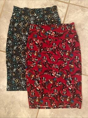 2 Lularoe Cassie skirts